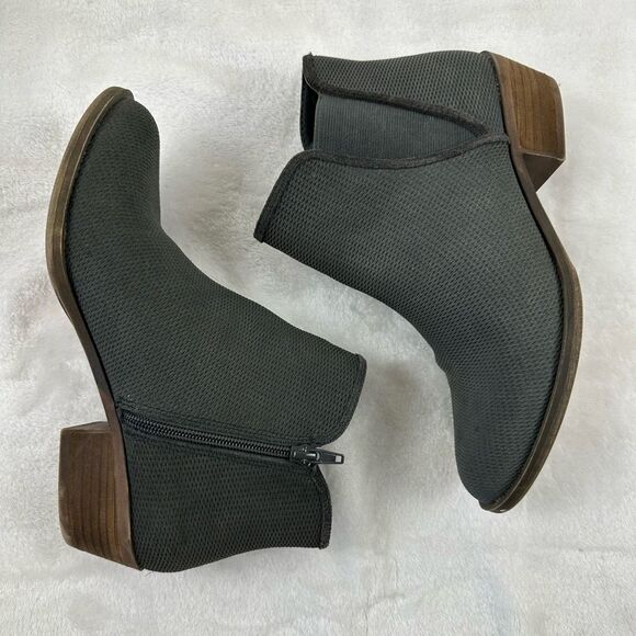 Kensie Women's Size 7.5 Gerona Ankle Bootie Gray Perforated Leather Casual Comfy - Picture 5 of 7